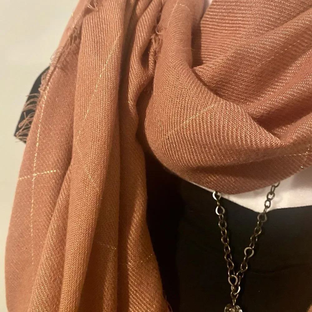 Blush scarf with gold accents woven throughout - Picture 4 of 5